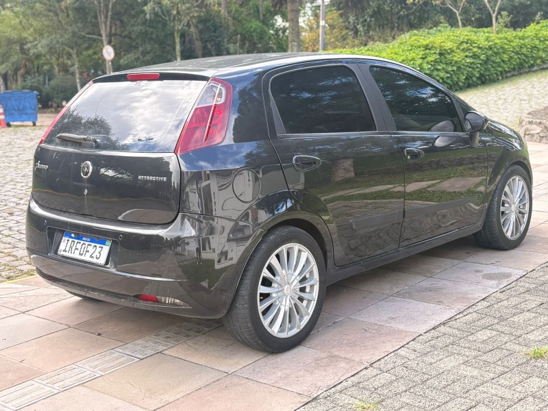 PUNTO 1.4 ATTRACTIVE 8V FLEX 4P MANUAL - 2011 - FARROUPILHA