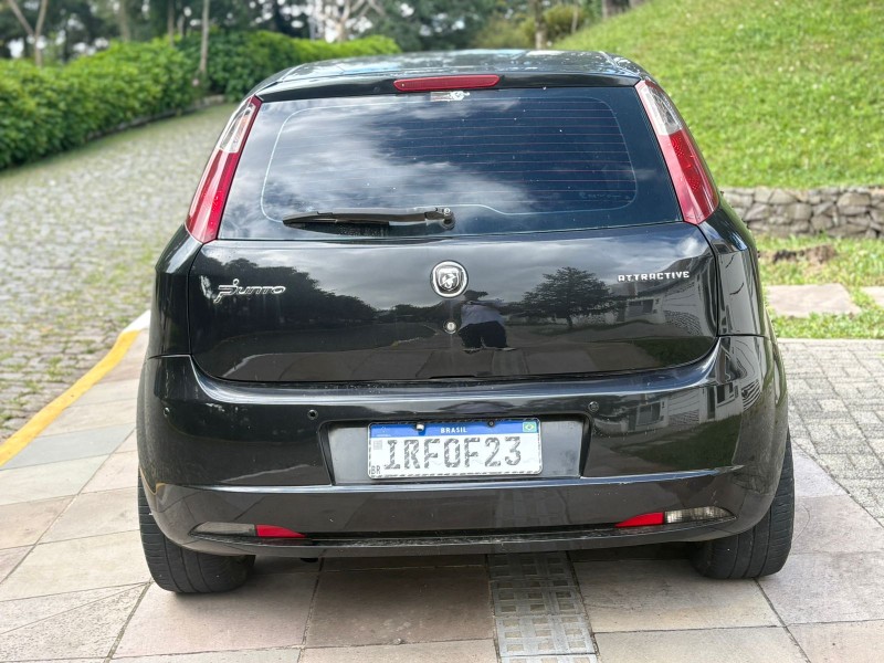 PUNTO 1.4 ATTRACTIVE 8V FLEX 4P MANUAL - 2011 - FARROUPILHA