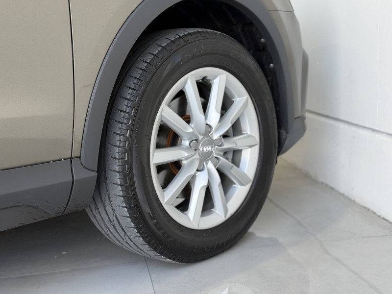 Q3 1.4 TFSI ATTRACTION GASOLINA 4P S TRONIC - 2016 - CAXIAS DO SUL