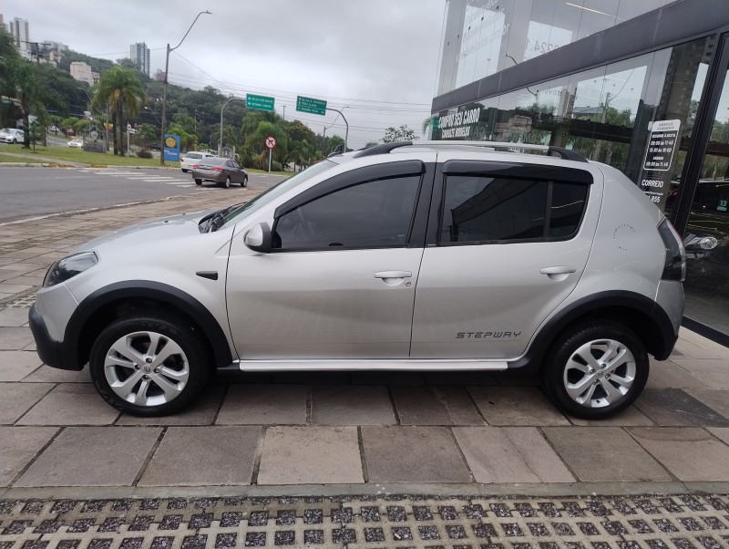 SANDERO 1.6 STEPWAY 8V FLEX 4P MANUAL - 2014 - CAXIAS DO SUL