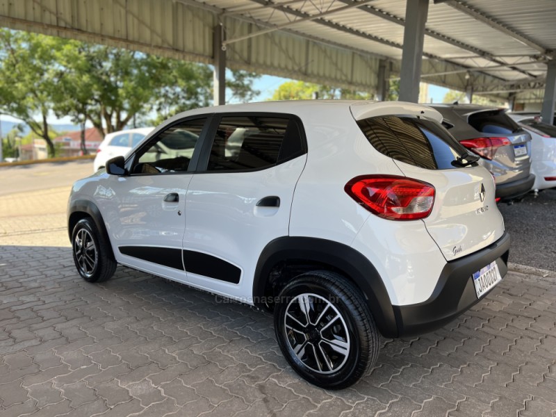 KWID 1.0 12V SCE FLEX ZEN MANUAL - 2022 - BOM PRINCíPIO