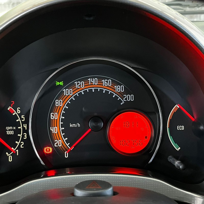 UNO 1.0 EVO VIVACE 8V FLEX 4P MANUAL - 2014 - CAXIAS DO SUL