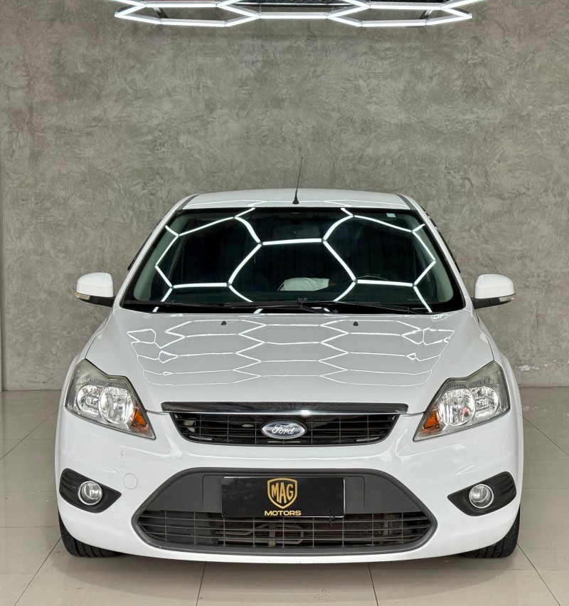 FOCUS 1.6 SE PLUS 16V FLEX 4P MANUAL - 2011 - CAXIAS DO SUL