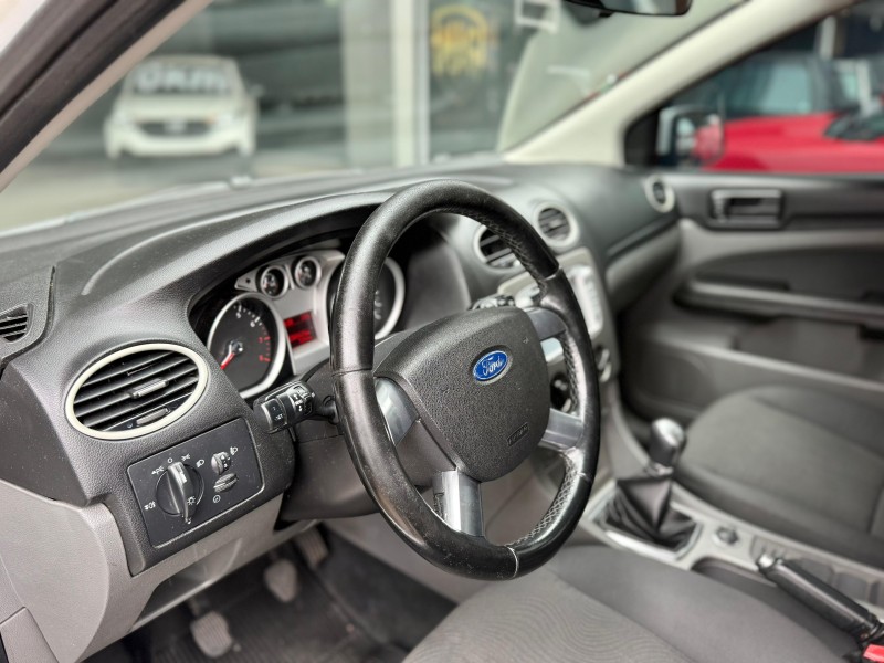 FOCUS 1.6 SE PLUS 16V FLEX 4P MANUAL - 2011 - CAXIAS DO SUL