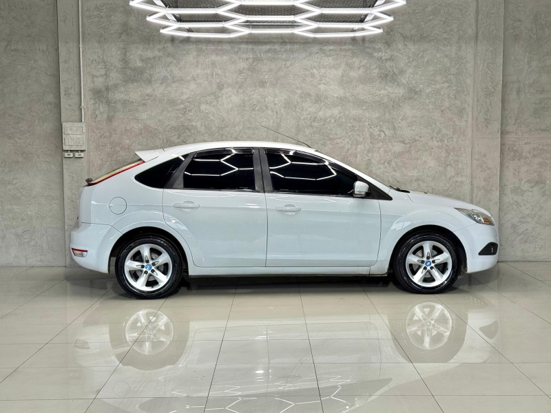 FOCUS 1.6 SE PLUS 16V FLEX 4P MANUAL - 2011 - CAXIAS DO SUL