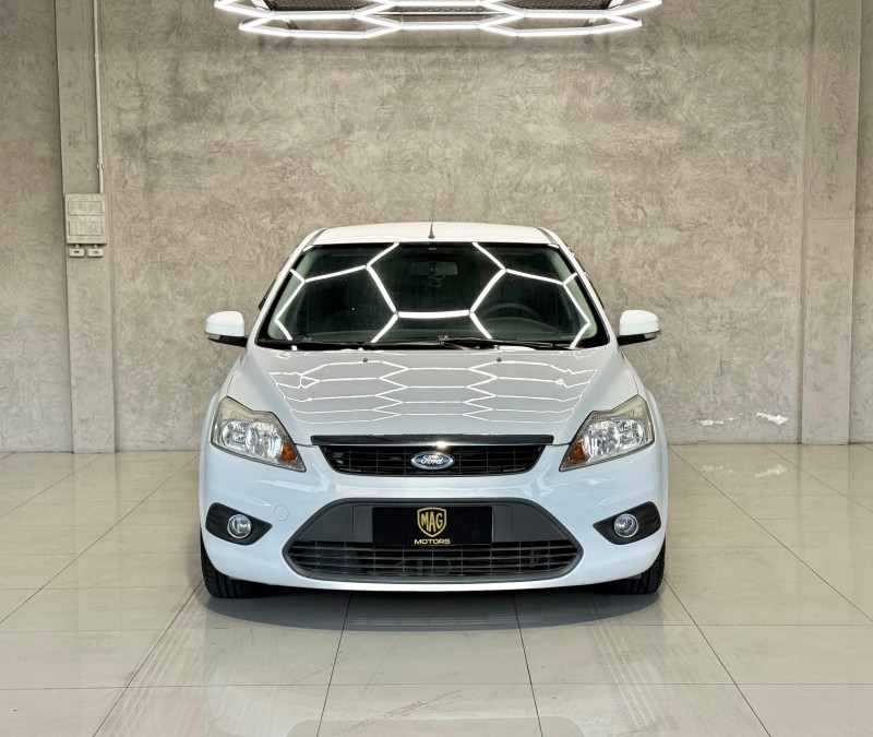 FOCUS 1.6 SE PLUS 16V FLEX 4P MANUAL - 2011 - CAXIAS DO SUL