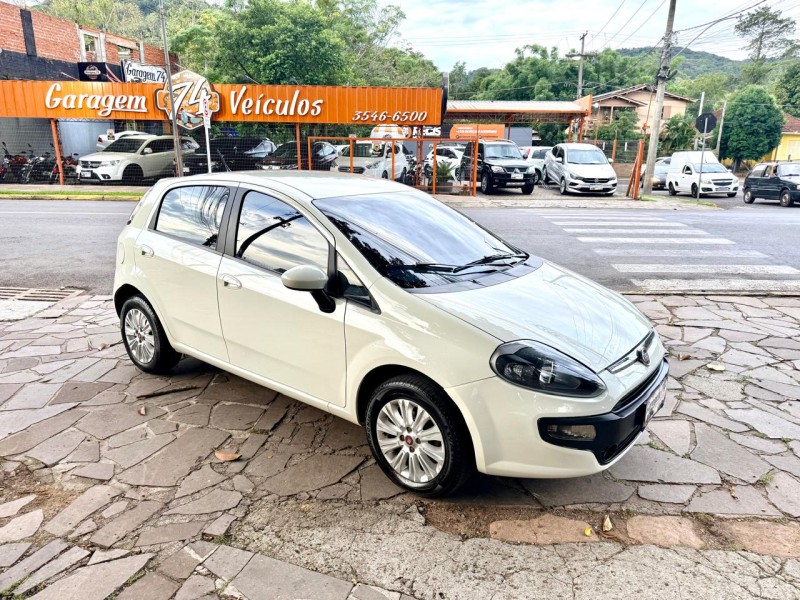 PUNTO 1.4 ATTRACTIVE 8V FLEX 4P MANUAL - 2016 - TRêS COROAS