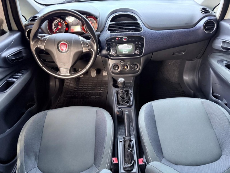 PUNTO 1.4 ATTRACTIVE 8V FLEX 4P MANUAL - 2016 - TRêS COROAS
