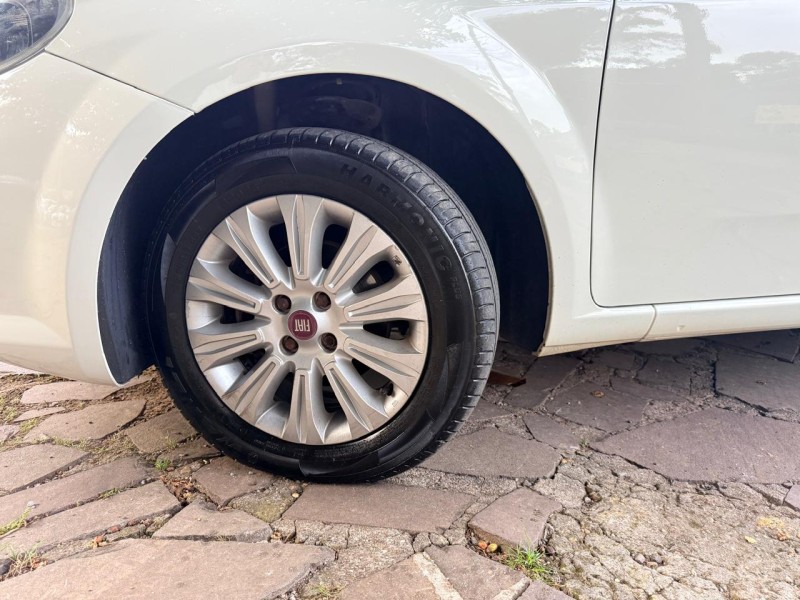 PUNTO 1.4 ATTRACTIVE 8V FLEX 4P MANUAL - 2016 - TRêS COROAS