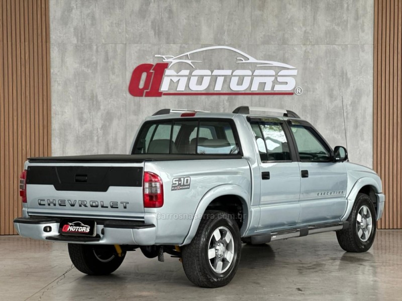 S10 2.4 MPFI EXECUTIVE 4X2 CD 8V FLEX 4P MANUAL - 2010 - NOVO HAMBURGO