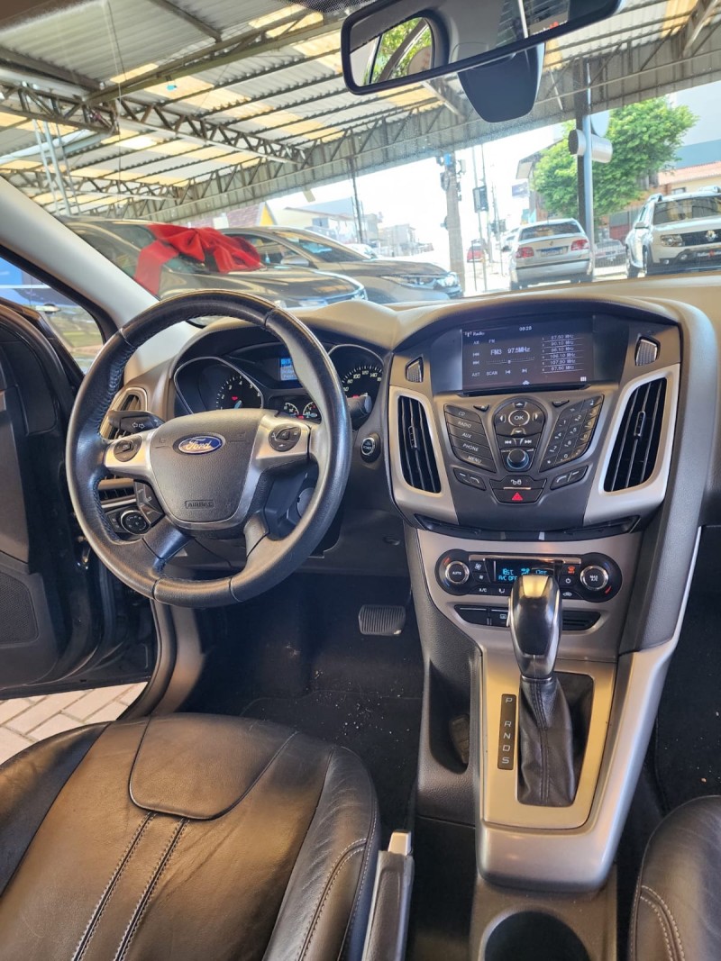 FOCUS 2.0 SE PLUS SEDAN 16V FLEX 4P AUTOMÁTICO - 2014 - CAXIAS DO SUL