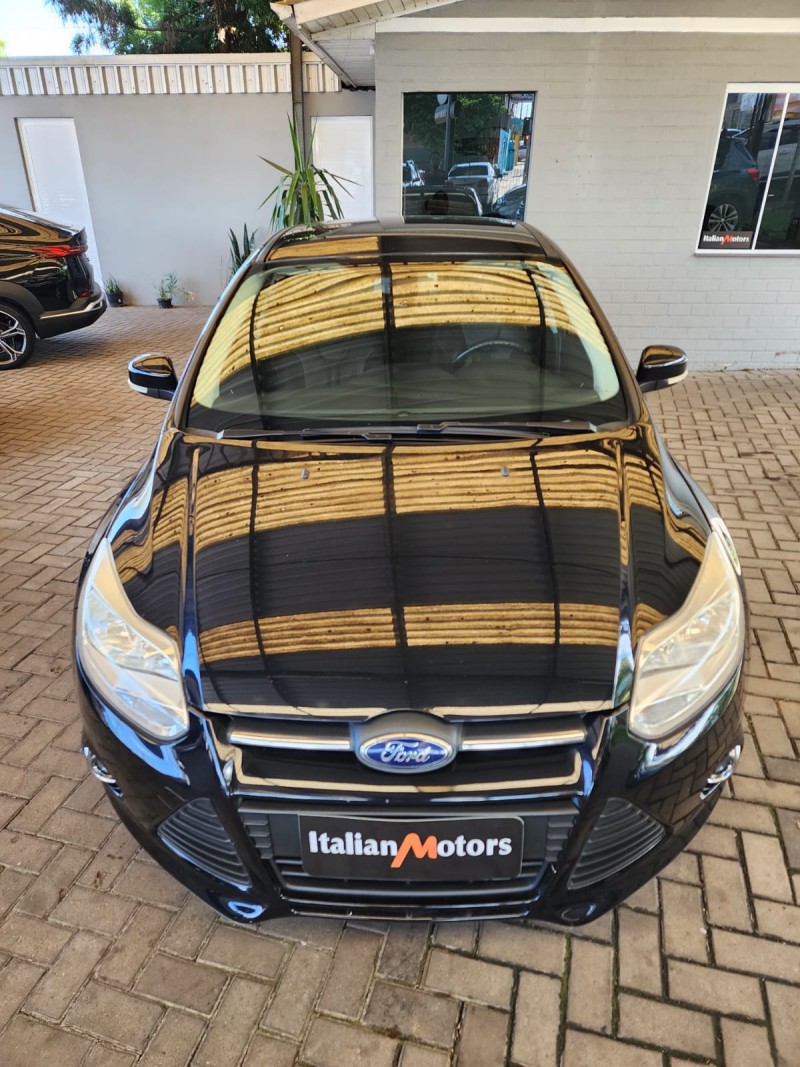 FOCUS 2.0 SE PLUS SEDAN 16V FLEX 4P AUTOMÁTICO - 2014 - CAXIAS DO SUL