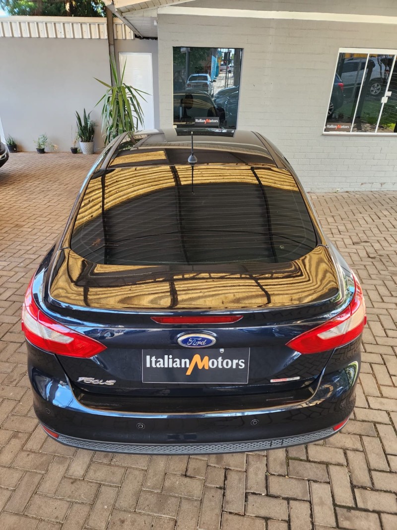 FOCUS 2.0 SE PLUS SEDAN 16V FLEX 4P AUTOMÁTICO - 2014 - CAXIAS DO SUL