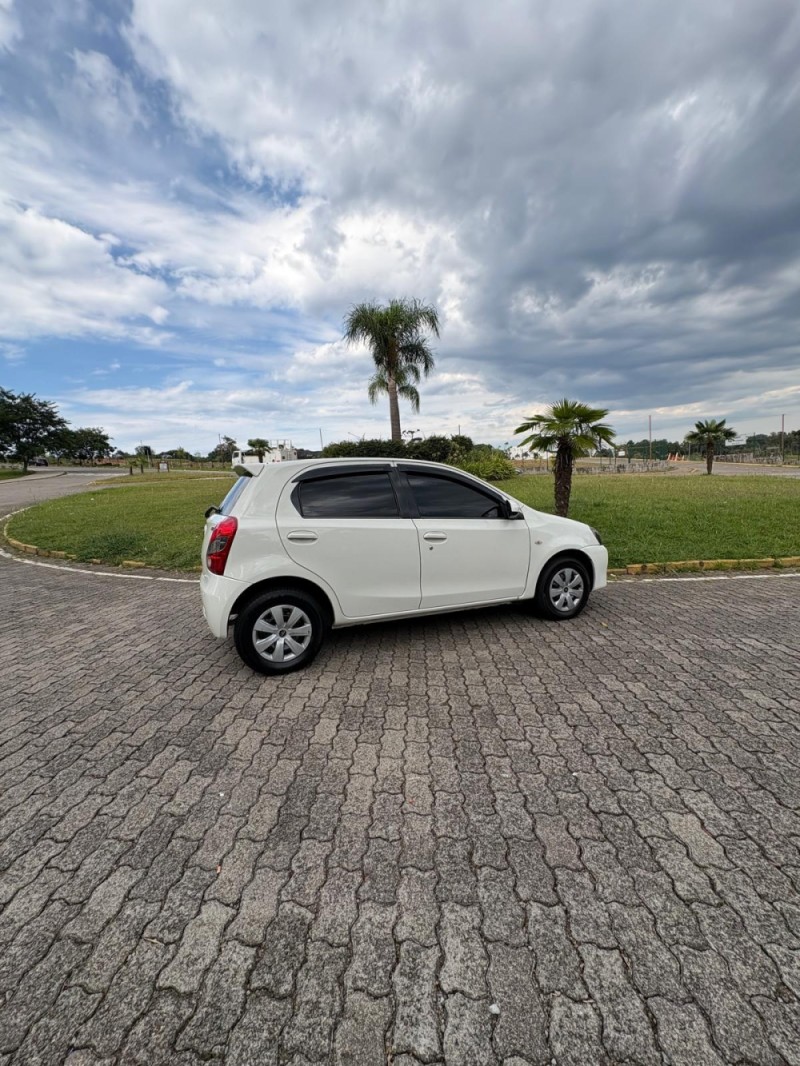 ETIOS 1.3 X 16V FLEX 4P MANUAL - 2014 - CAXIAS DO SUL