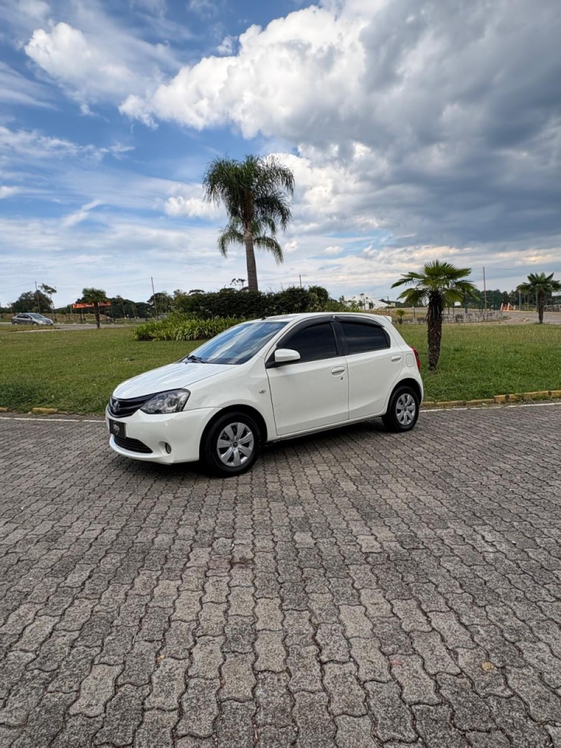 etios 1.3 x 16v flex 4p manual 2014 caxias do sul