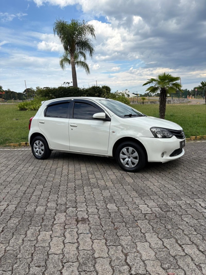 ETIOS 1.3 X 16V FLEX 4P MANUAL - 2014 - CAXIAS DO SUL