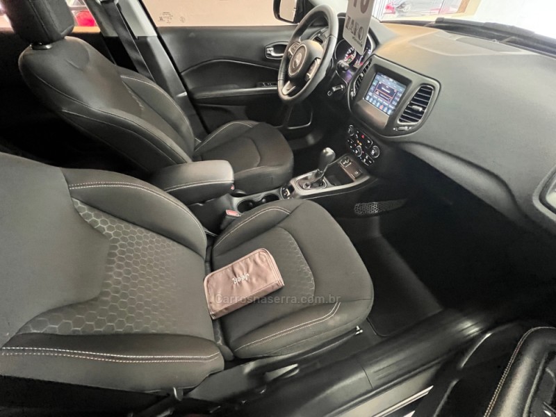 COMPASS 2.0 16V FLEX SPORT AUTOMÁTICO - 2018 - CARLOS BARBOSA