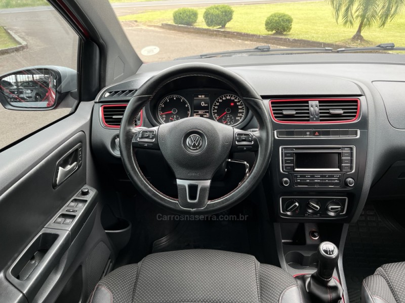 FOX 1.6 MI ROCK IN RIO 8V FLEX 4P MANUAL - 2014 - BOM PRINCíPIO