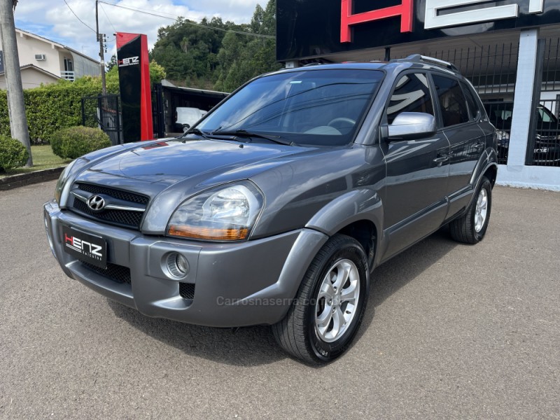 tucson 2.0 mpfi gls 16v 143cv 2wd flex 4p automatico 2015 bom principio