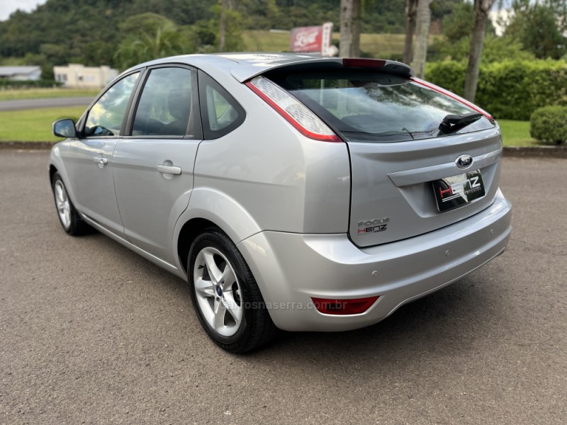 FOCUS 1.6 GLX 16V FLEX 4P MANUAL - 2013 - BOM PRINCíPIO