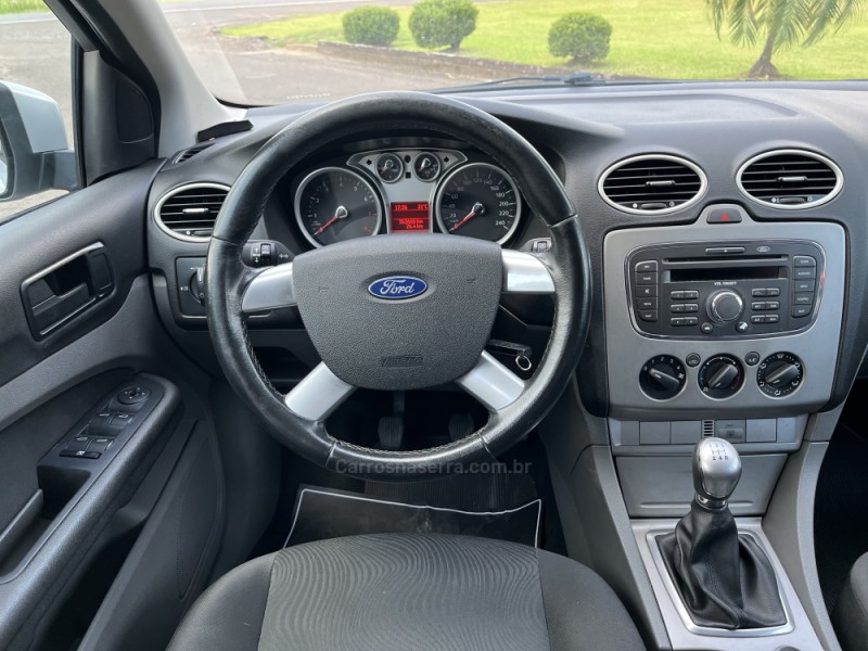 FOCUS 1.6 GLX 16V FLEX 4P MANUAL - 2013 - BOM PRINCíPIO