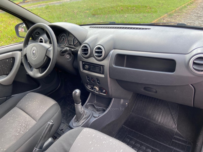 LOGAN 1.0 EXPRESSION 16V FLEX 4P MANUAL - 2011 - DOIS IRMãOS