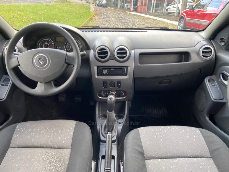 LOGAN 1.0 EXPRESSION 16V FLEX 4P MANUAL - 2011 - DOIS IRMãOS