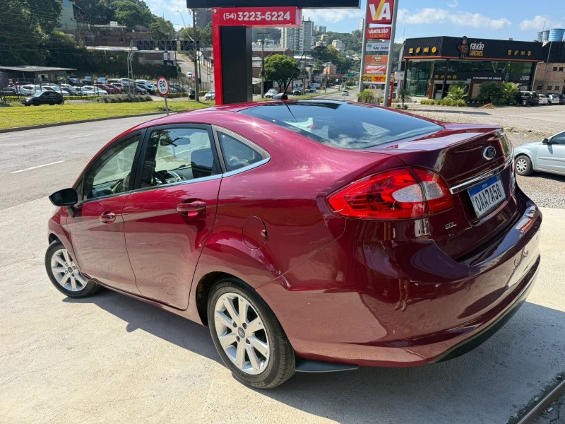 FIESTA 1.6 SEL SEDAN 16V FLEX 4P MANUAL  - 2011 - CAXIAS DO SUL