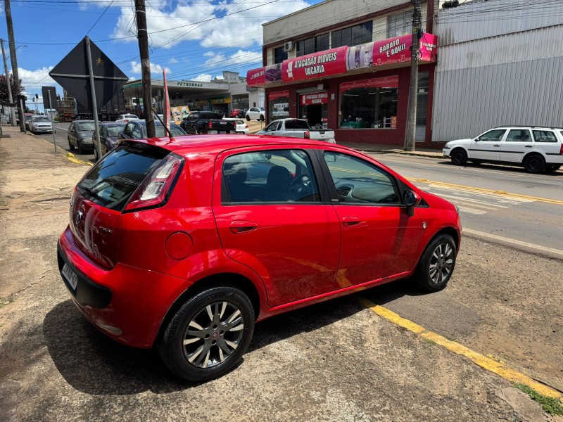 PUNTO 1.4 ATTRACTIVE 8V FLEX 4P MANUAL - 2014 - VACARIA