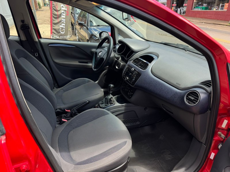 PUNTO 1.4 ATTRACTIVE 8V FLEX 4P MANUAL - 2014 - VACARIA