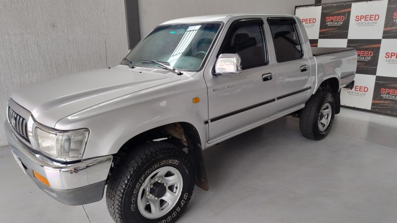 hilux 3.0 srv 4x2 cd 8v diesel 4p manual 2002 sao sebastiao do cai