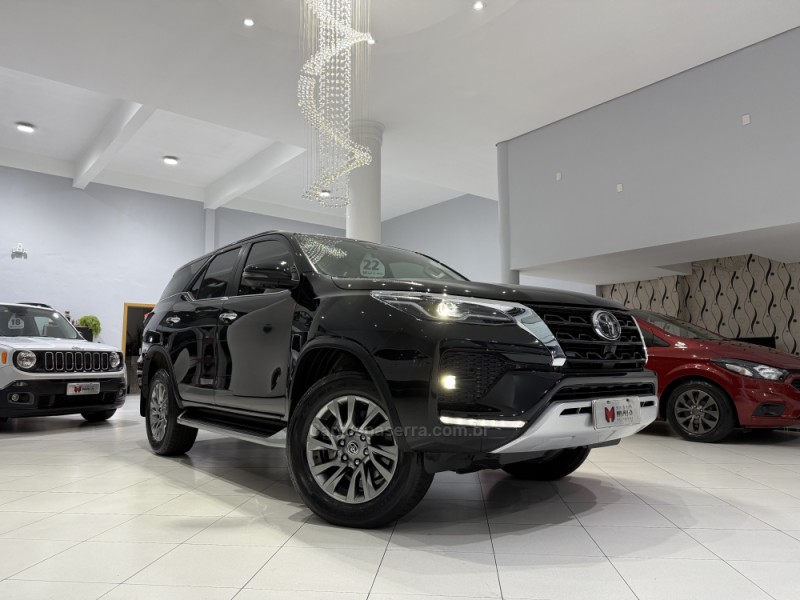 HILUX SW4 2.8 SRX 4X4 7 LUGARES 16V TURBO INTERCOOLER DIESEL 4P AUTOMÁTICO - 2022 - ERECHIM