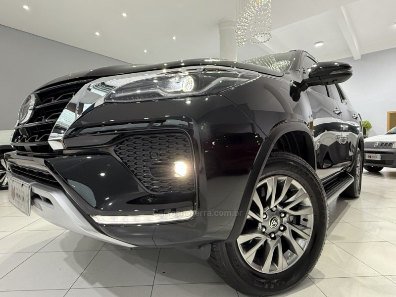 HILUX SW4 2.8 SRX 4X4 7 LUGARES 16V TURBO INTERCOOLER DIESEL 4P AUTOMÁTICO - 2022 - ERECHIM