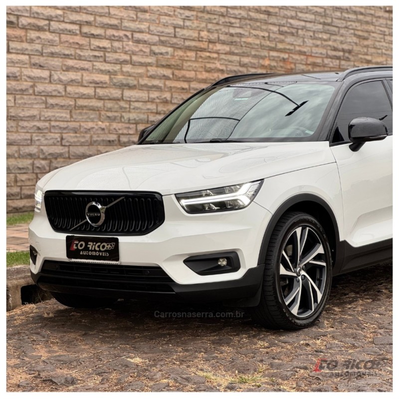 XC 40 2.0 T5 GASOLINA MOMENTUM AWD GEARTRONIC - 2018 - CAMPO BOM