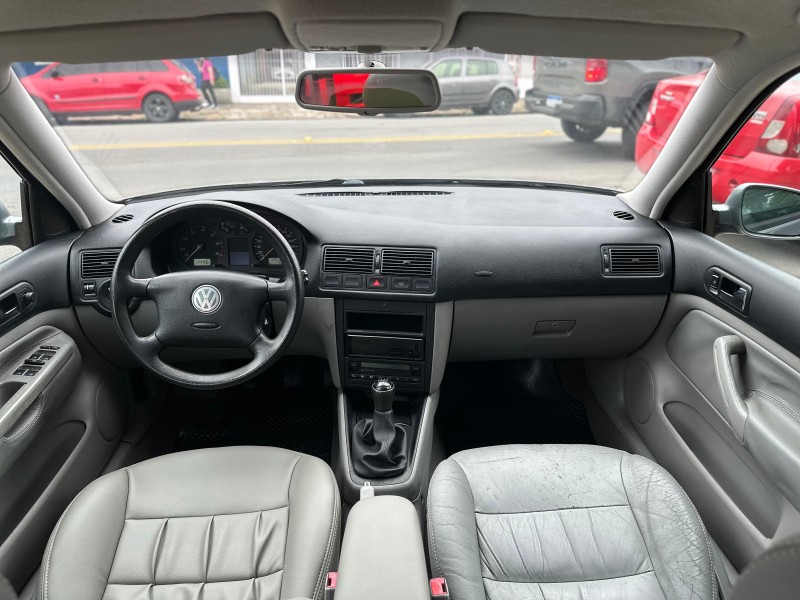 GOLF 2.0 MI COMFORTLINE 8V GASOLINA 4P MANUAL - 2004 - CAXIAS DO SUL