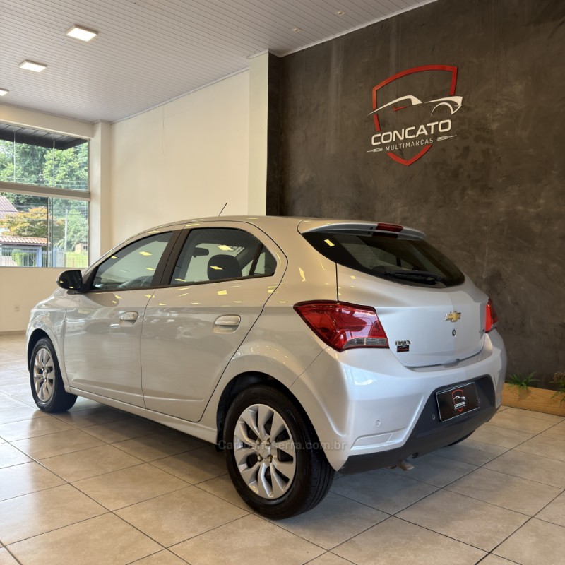 ONIX 1.4 MPFI LT 8V FLEX 4P MANUAL - 2018 - FARROUPILHA