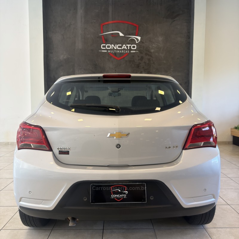 ONIX 1.4 MPFI LT 8V FLEX 4P MANUAL - 2018 - FARROUPILHA