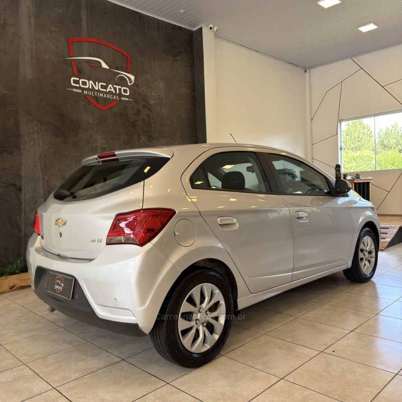 ONIX 1.4 MPFI LT 8V FLEX 4P MANUAL - 2018 - FARROUPILHA