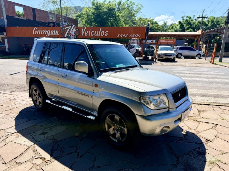PAJERO TR4 2.0 4X4 16V 131CV GASOLINA 4P AUTOMÁTICO - 2005 - TRêS COROAS