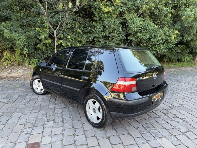 GOLF 2.0 MI 8V GASOLINA 4P MANUAL - 2004 - CAXIAS DO SUL