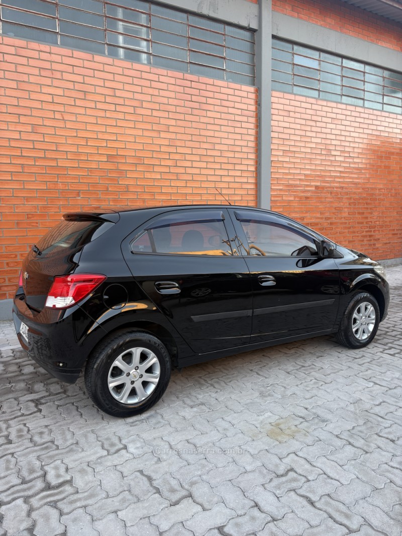 ONIX 1.0 LT 12V FLEX 4P MANUAL - 2013 - CAXIAS DO SUL