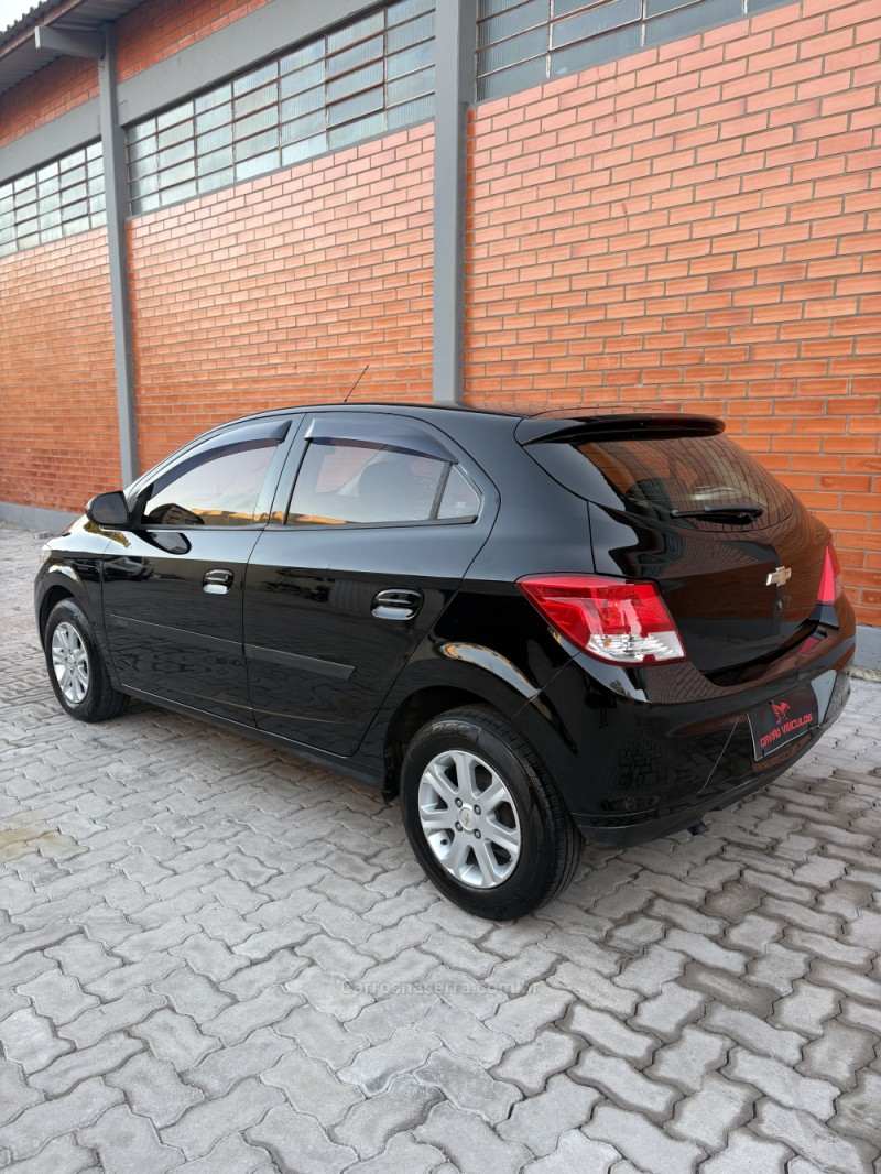ONIX 1.0 LT 12V FLEX 4P MANUAL - 2013 - CAXIAS DO SUL