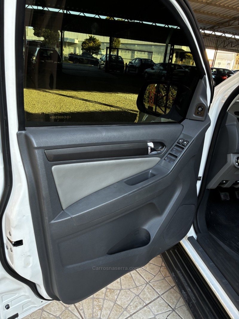 S10 2.4 LT 4X2 CD 8V FLEX 4P MANUAL - 2013 - CAXIAS DO SUL