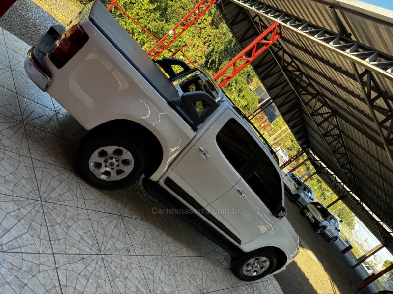 S10 2.4 LT 4X2 CD 8V FLEX 4P MANUAL - 2013 - CAXIAS DO SUL