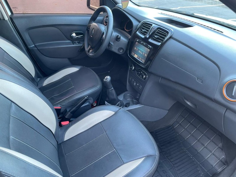 SANDERO 1.6 STEPWAY 8V FLEX 4P MANUAL - 2015 - CAXIAS DO SUL