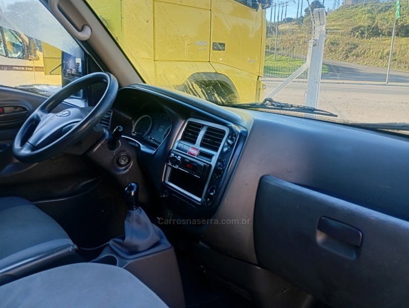 HR 2.5 TCI HDB BAU 4X2 8V 97CV TURBO INTERCOOLER DIESEL 2P MANUAL - 2011 - FARROUPILHA