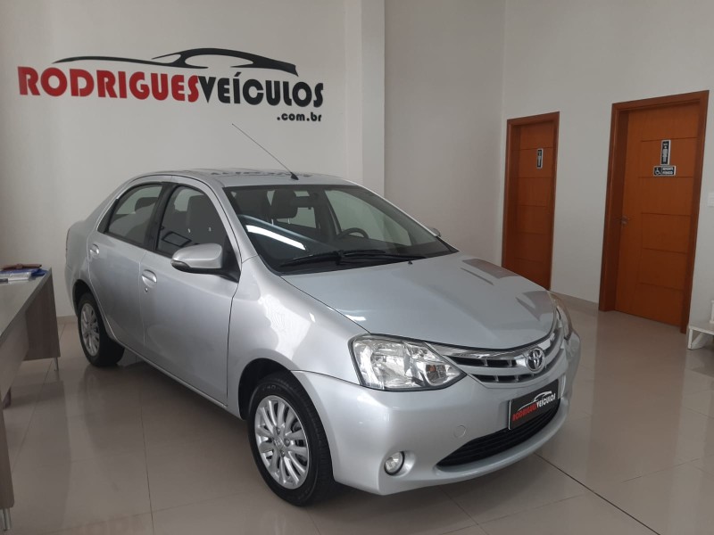 etios 1.5 xls sedan 16v flex 4p manual 2016 caxias do sul