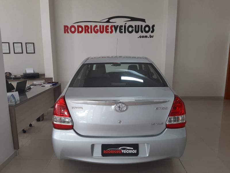 ETIOS 1.5 XLS SEDAN 16V FLEX 4P MANUAL - 2016 - CAXIAS DO SUL