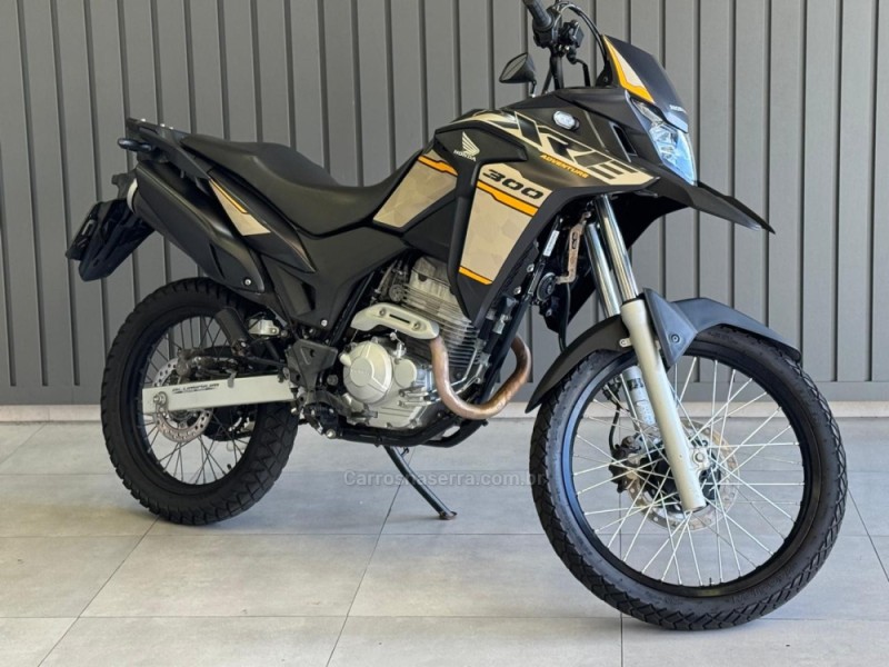 xre 300 abs 2023 dois irmaos