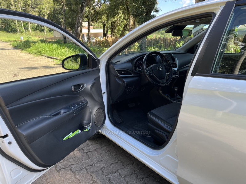 YARIS 1.5 XS SEDAN 16V FLEX 4P AUTOMÁTICO - 2023 - NOVA BASSANO